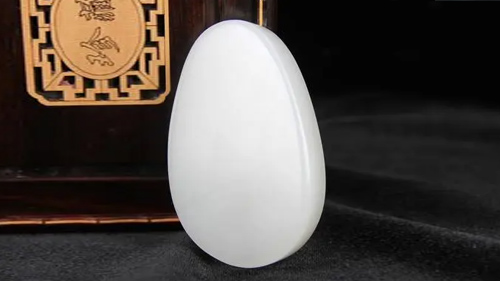 俄矿源珠宝玉石—俄罗斯玉